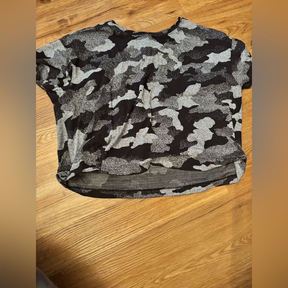 Lululemon Cates Training Tee |Cropped Black/Gray Camo |